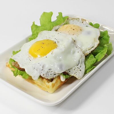 Вафля с беконом и яйцом в COFESTO по цене 540 ₽