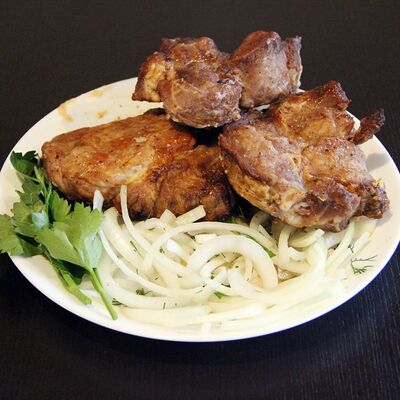 Шашлык из cвинoй шеи в Наш дворик по цене 655 ₽