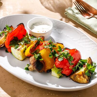 Шашлык из овощей с соусом наршараб в DiDi по цене 710 ₽