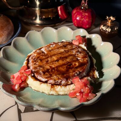 Куриная котлета в соусе демигляс в Куркума по цене 720 ₽