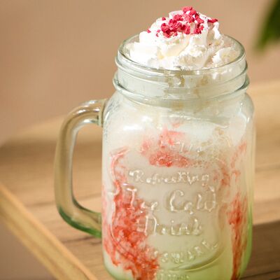 Милкшейк Клубничный в THE ZAVTRAK по цене 435 ₽