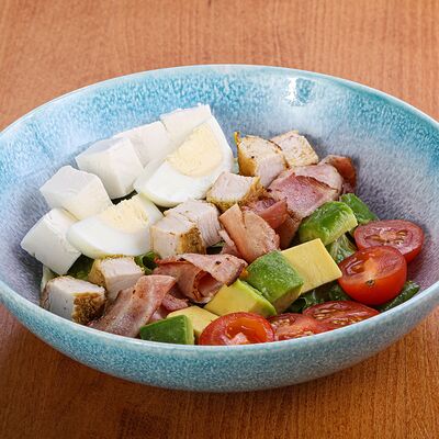 Салат Кобб в Панчо фактори по цене 550 ₽