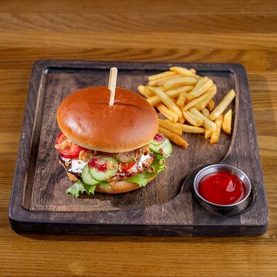 Чикен бургер в Хосперкафе бульвар по цене 950 ₽