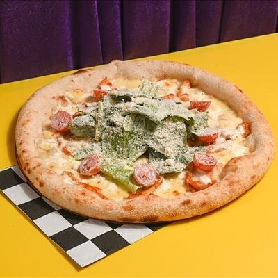 Пицца Цезарь в Cheesemania по цене 560 ₽