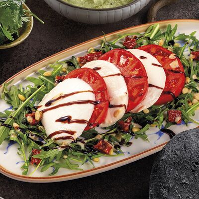 Моцарелла с томатами в Урюк по цене 730 ₽