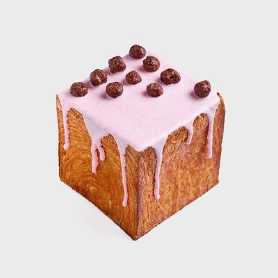 Куб с клубникой в Блеск по цене 230