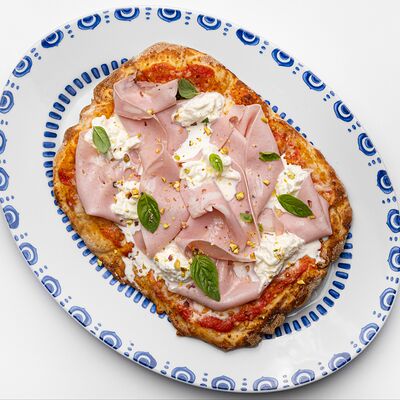 Пицца с мортаделлой и страчателлой в Miss you по цене 2050 ₽