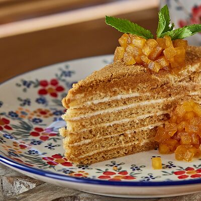 Медовик с каштановым мёдом в Сыроварня по цене 590