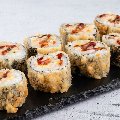 Салмон чиз темпура в Суши Мастер по цене 329 ₽