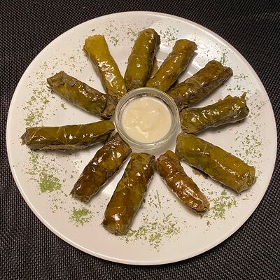 Долма с винoградными листьями в Бакинский Chef по цене 495 ₽