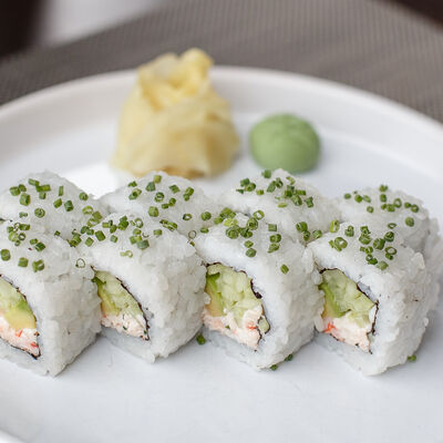 Ролл Калифорния с подкопченным крабом в Per Se по цене 1950 ₽