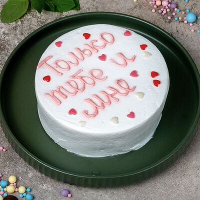 Бенто-торт с клубникойв CHO-KAVO по цене 450 ₽