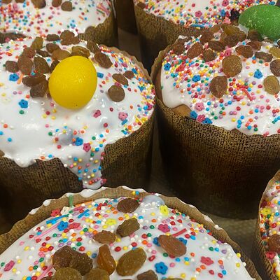 Кулич с изюмомв Хлебное место по цене 600 ₽