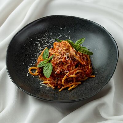 Спагетти болонезе в Hamster по цене 1100 ₽