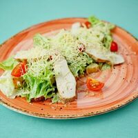 Салат Цезарь с курицей в Сильви