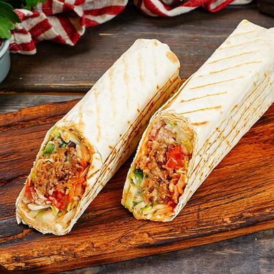 Шаурма со свининой в лаваше XL в Кафе Уют по цене 775 ₽