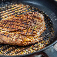 Стейк из говяжьей вырезки в Гастропаб Дабл Эль