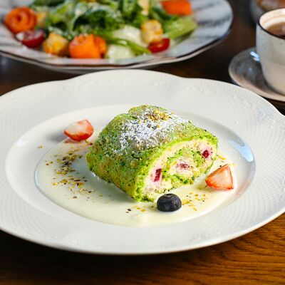 Фисташковый рулет в Shanyraq по цене 1650 ₸