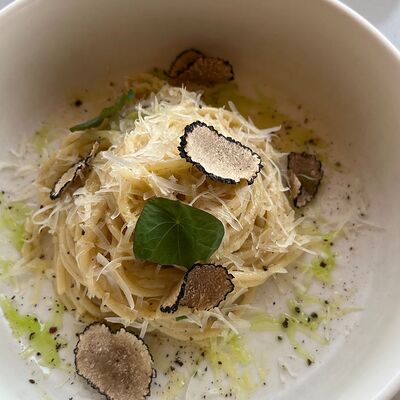 Спагетти с черным трюфелемв Западный сад ! по цене 1400 ₽