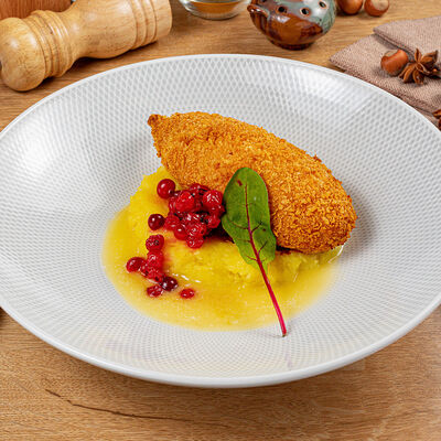 Котлета по-киевски в TeaRoom по цене 677 ₽