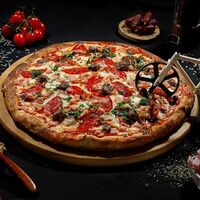 Сицилийская пицца Де люкс в Two Pizzas