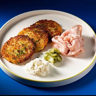 Драник, мортаделла, страчателла в Mates Bistro по цене 850 ₽