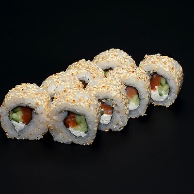 Холодный ролл Филадельфия в кунжуте в Total Sushi по цене 530 ₽