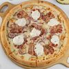 Пицца с беконом и страчателлой в Gusto pizza по цене 900