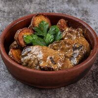 Говяжья вырезка под перечным соусом в Ori