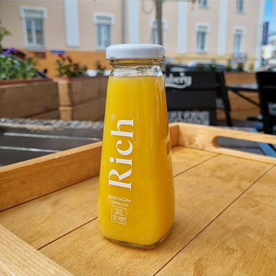 Сок Rich Апельсин в Между Булок по цене 340 ₽
