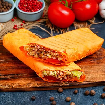 Шаурма в сырном лаваше в ВКУСНАЯ ТОЧКА по цене 750 ₽
