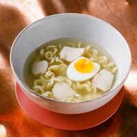 Детский рамен с курочкой и кудрявой лапшой в Пхипхи