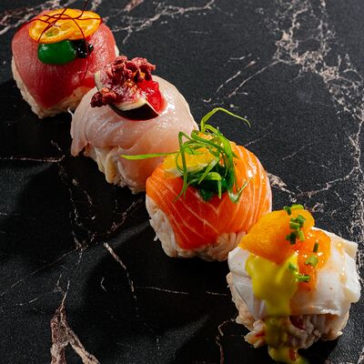 Сет Краб-тэмари суши в Gills по цене 1780 ₽