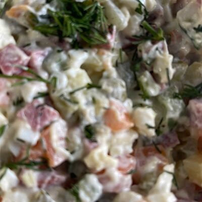 Оливье с колбасой в Кулинария-Тамара по цене 160 ₽