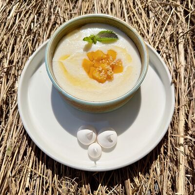 Манная каша с персиком на молоке в Кафе Театральное по цене 210 ₽