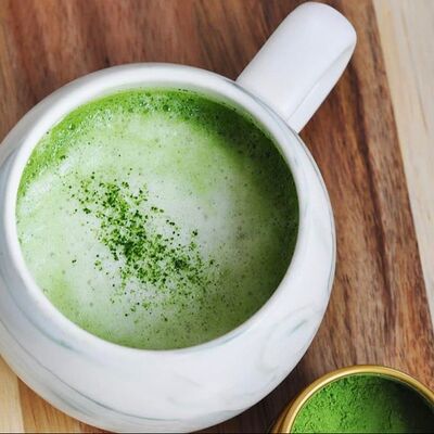 Матча латте на овсяном молоке в Coffee Tree Shop по цене 350 ₽
