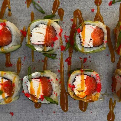 Каюри ролл в Mango по цене 749 ₽