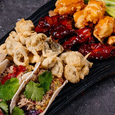 Плато закусок под пиво в Пламя по цене 3390 ₽