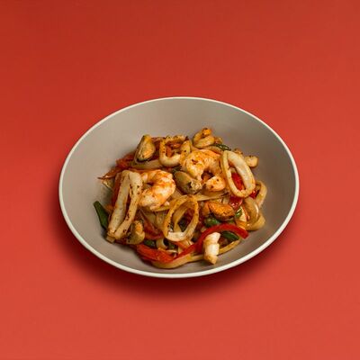 Удон с морепродуктами в SushiMe по цене 559 ₽