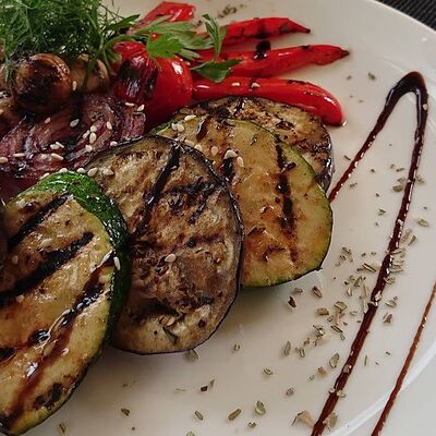 Овощи на гриле в Кафе граф по цене 385 ₽