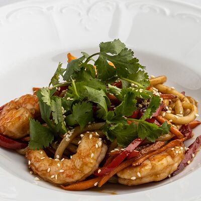 Удон с креветками и овощами в Патис по цене 794 ₽