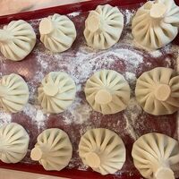 Хинкали ручной лепки со свининой и говядиной в Хинкальная Старый Тбилиси