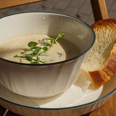 Сливочный чаудер с беконом, цыпленком су-вид и кукурузой в Свидание по цене 470 ₽