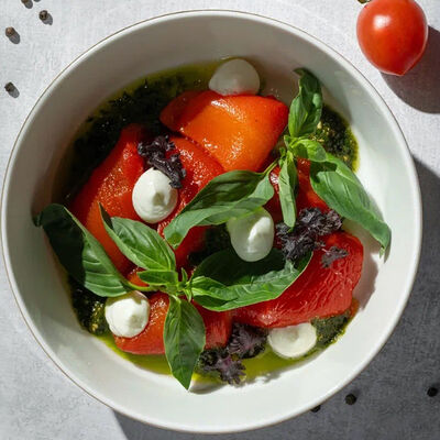 Перцы по-лигурийски с муссом из сливочного сыра в Modus по цене 830 ₽