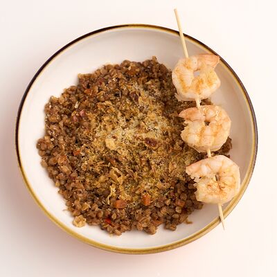 Гречка с овощами и креветкамив Кофе Крафт по цене 590 ₽