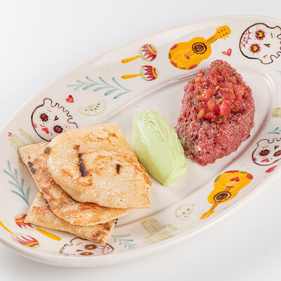 Тартар из говядины в Sangre Fresca по цене 990 ₽