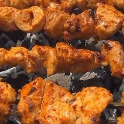Шашлык из курицы (филе бедра) в Мясо огонь по цене 340 ₽