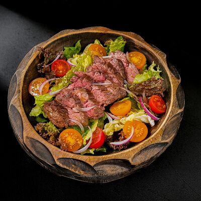 Стейк-салатв Everest Sochi по цене 1350 ₽