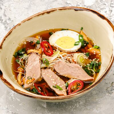 Пряный рамен с говядиной в Casa Mia Халва Тсуру по цене 495 ₽