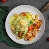 Салат Цезарь с курицей в Rigatoni по цене 519